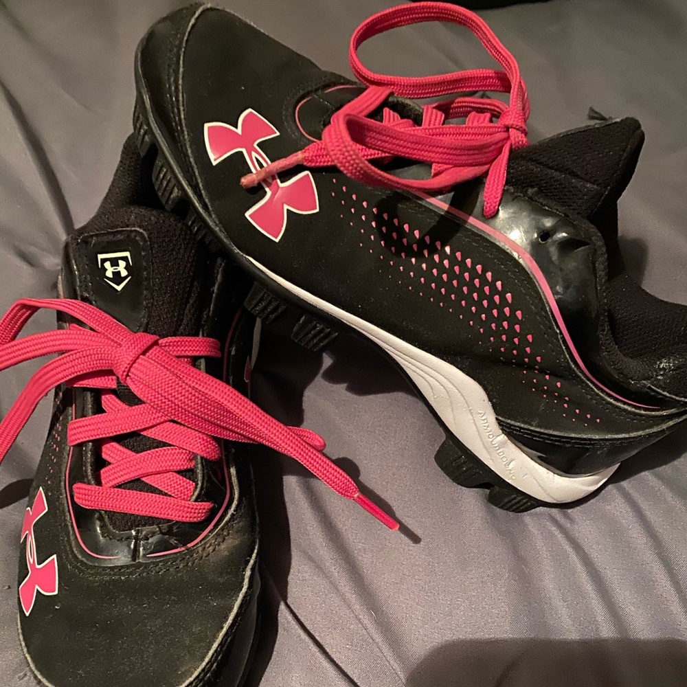 Girls Under Armour tball cleats